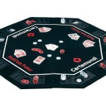 Cartamundi -  Table top poker
Avec Housse de rangement. Surface de jeu recouverte de velours noir. Emplacement pour jetons et verre. Cartes non fournies